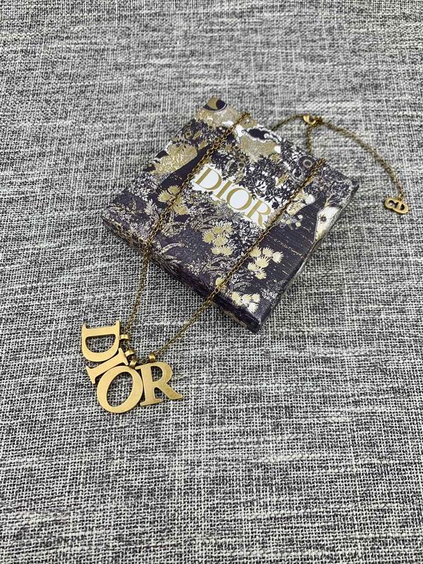 Dior Necklace 05lyr540